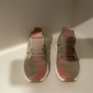 Youth size 6 fits woman 7 love them but ready for something new!